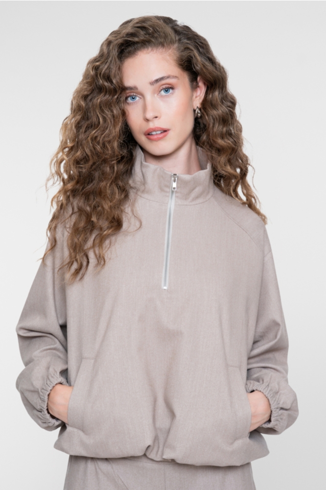 Geisha zand dames sweater | Model vooraanzicht