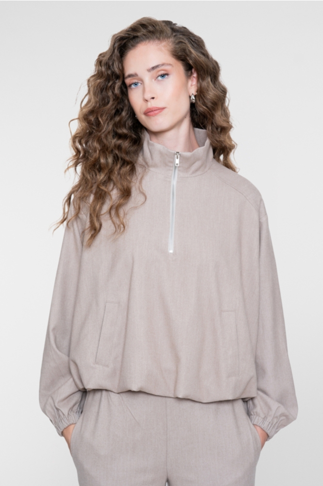 Geisha zand dames sweater | Model vooraanzicht