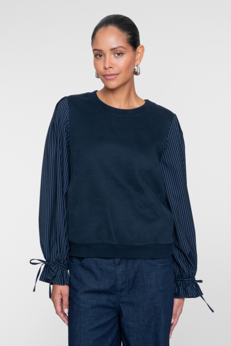 Geisha blauwe dames sweater | Model vooraanzicht