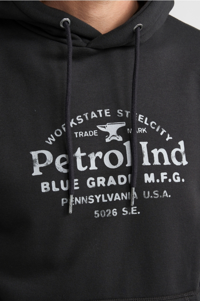 Petrol Industries grijze heren sweater | Close up
