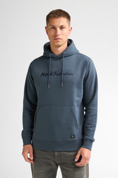 Petrol Industries blauwe heren sweater | Model vooraanzicht