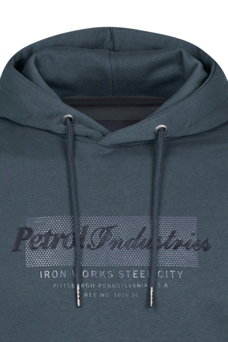 Petrol Industries blauwe heren sweater | Close up