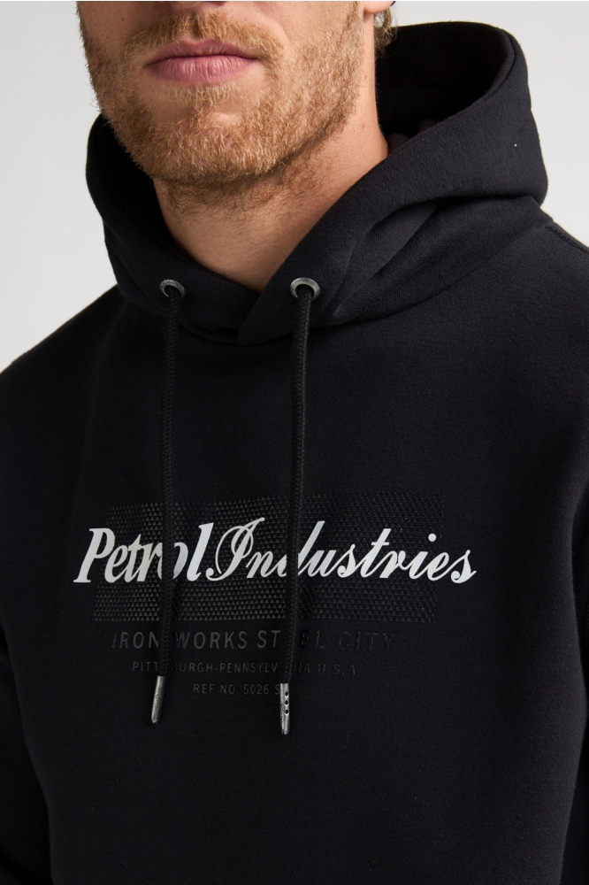 Petrol Industries zwarte heren sweater | Close up