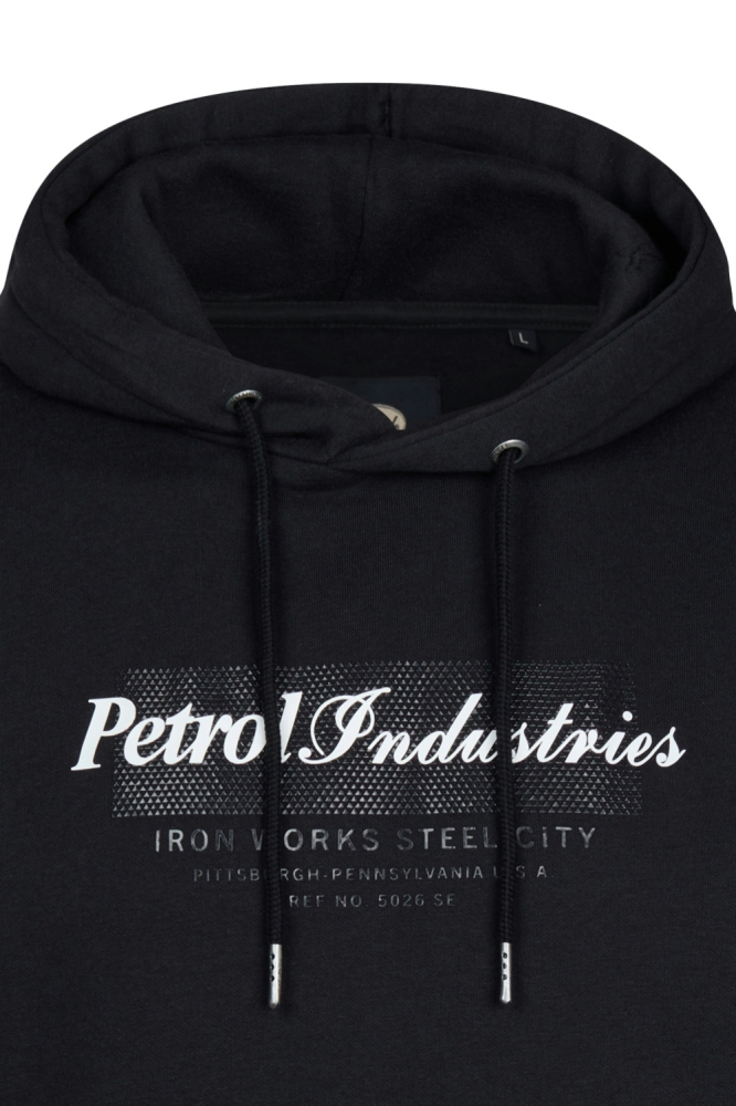 Petrol Industries zwarte heren sweater | Close up