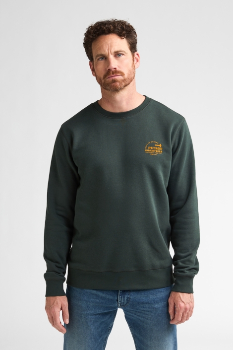 Petrol Industries groene heren sweater | Model vooraanzicht