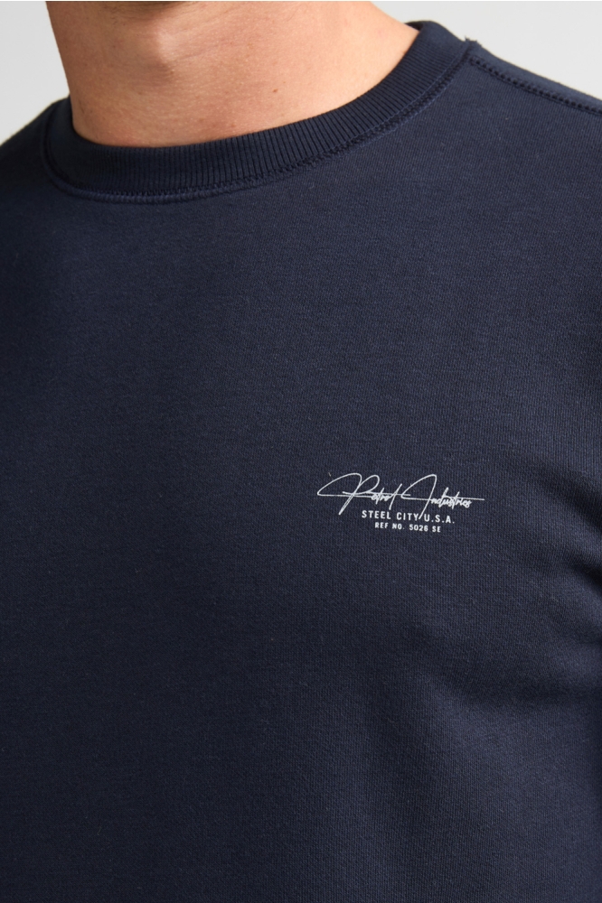 Petrol Industries blauwe heren sweater | Close up