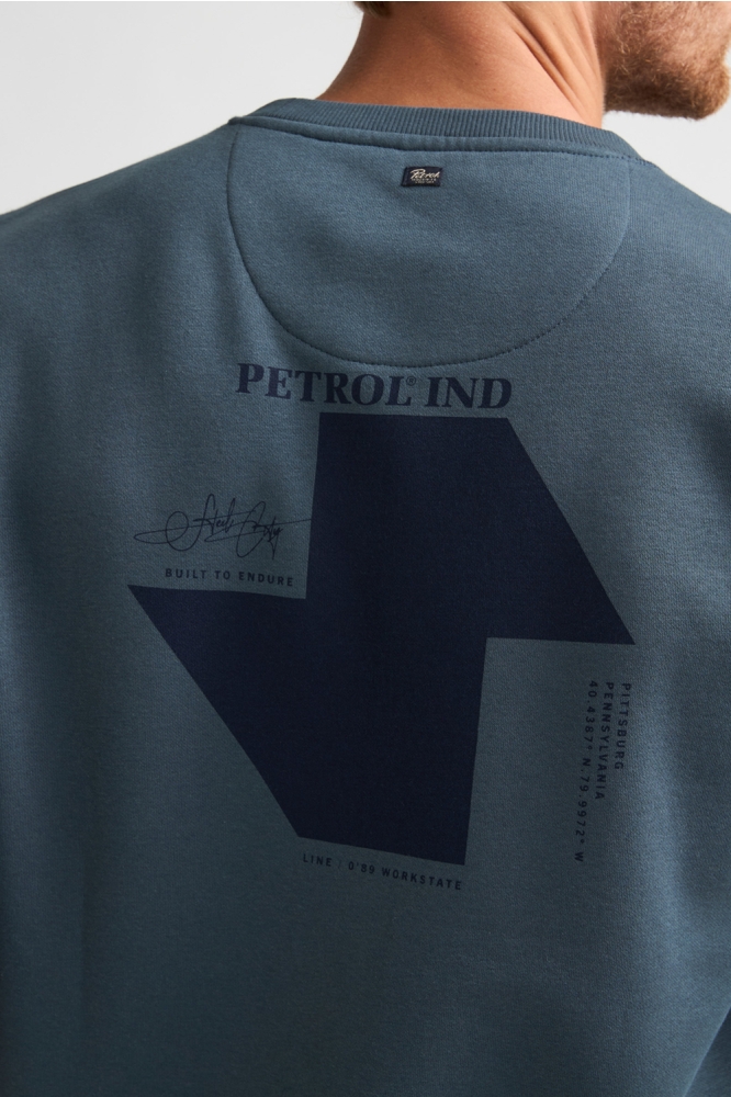 Petrol Industries blauwe heren sweater | Close up