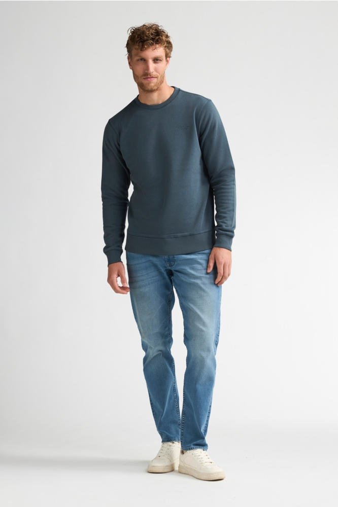 Petrol Industries blauwe heren sweater | Model
