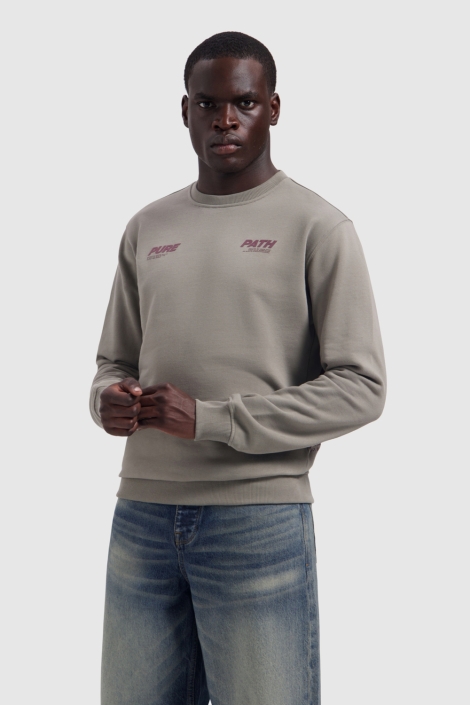 Pure Path taupe heren sweater | Model vooraanzicht