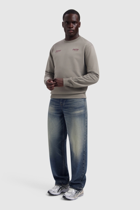 Pure Path taupe heren sweater | Model