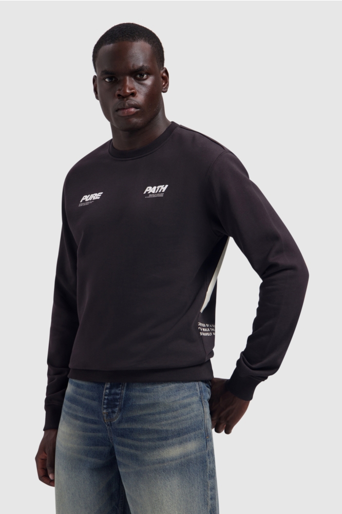 Pure Path bruine heren sweater | Model vooraanzicht
