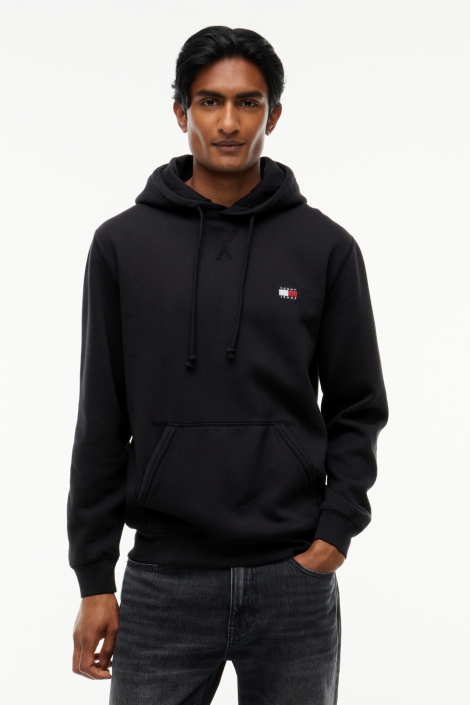 Tommy Jeans zwarte heren sweater | Model vooraanzicht