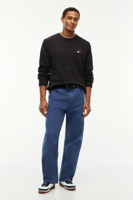 Tommy Jeans zwarte heren trui | Model