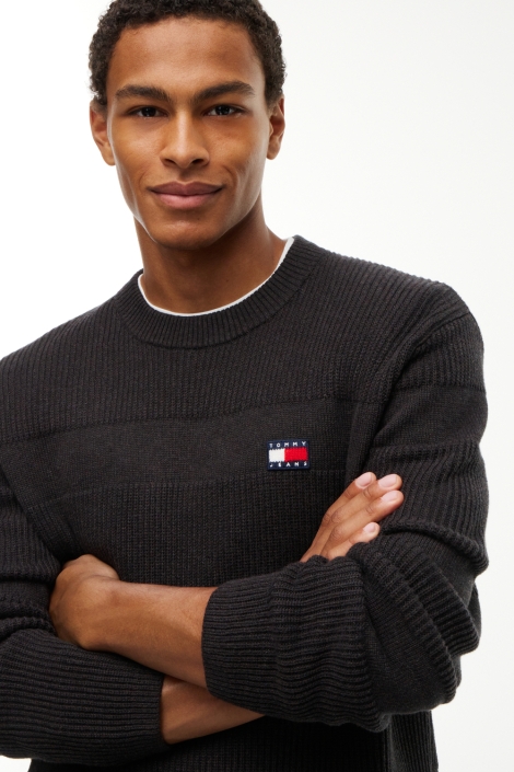 Tommy Jeans zwarte heren trui | Close up