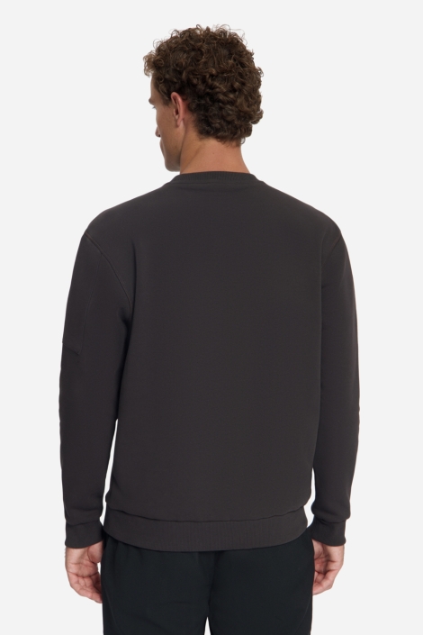 NO-EXCESS bruine heren sweater | Model achteraanzicht