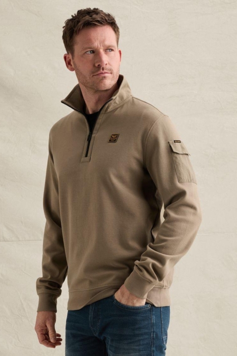PME legend taupe heren sweater | Model zijaanzicht