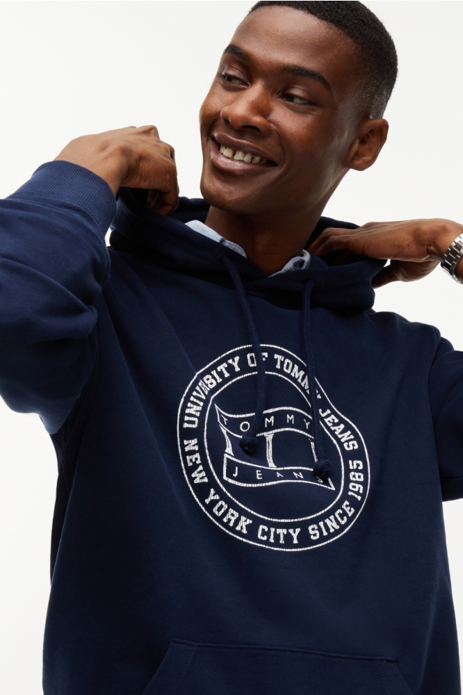 Tommy Jeans blauwe heren sweater | Close up
