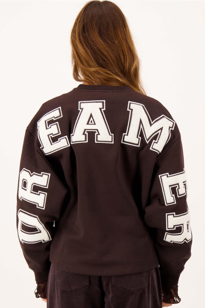 Zusss bruine dames sweater | Model achteraanzicht