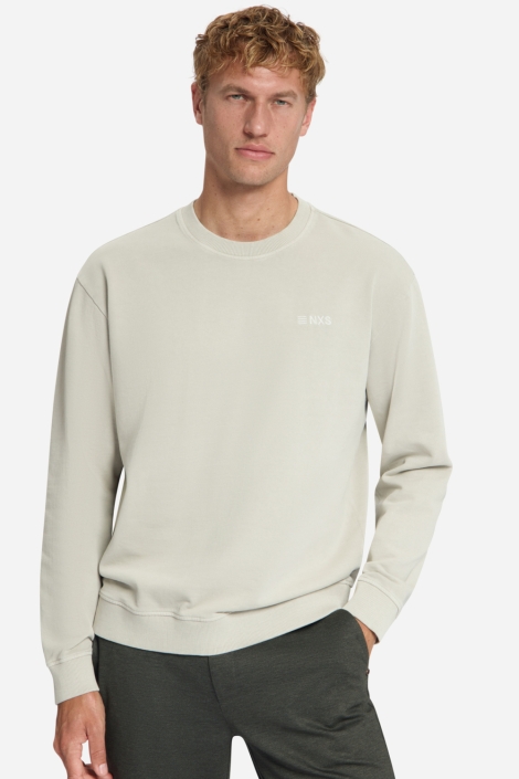 NO-EXCESS ecru heren sweater | Model vooraanzicht