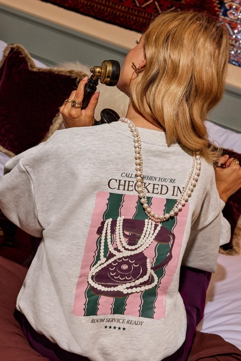Ydence grijze dames sweater | Sfeerbeeld, In situatie