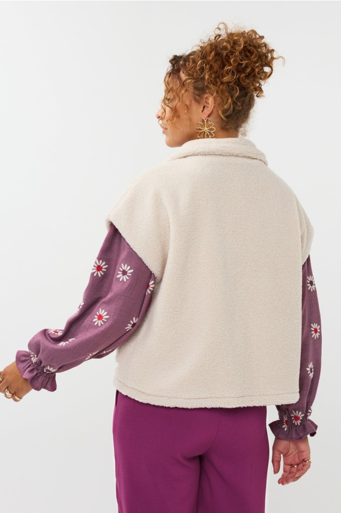 Ydence beige dames gilet | Model achteraanzicht