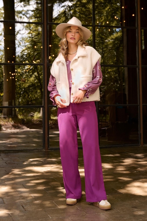 Ydence beige dames gilet | Sfeerbeeld, In situatie