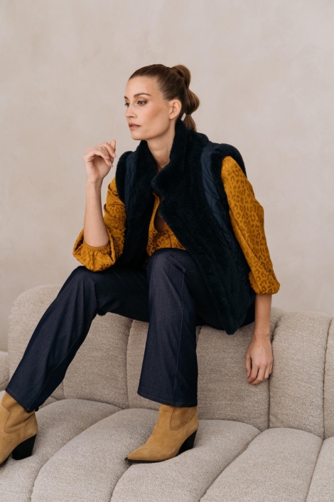 Maicazz blauwe dames gilet | Model