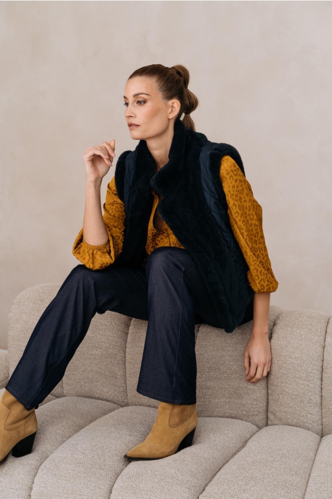 Maicazz blauwe dames gilet | Model