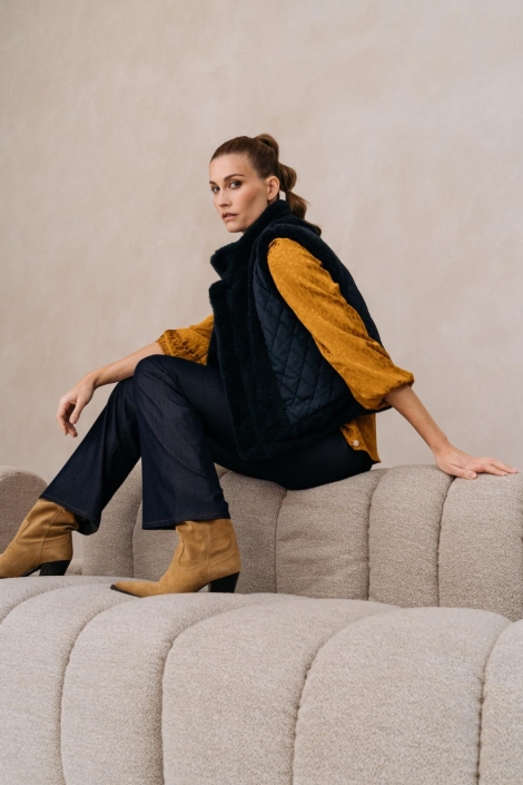 Maicazz blauwe dames gilet | Model