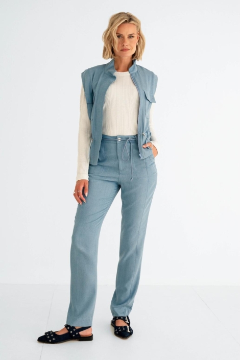 Zizo blauwe dames gilet | Model