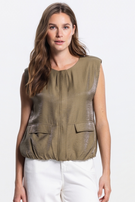 Juffrouw Jansen groene dames gilet | Model vooraanzicht