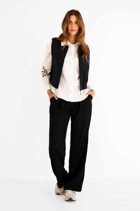 Maicazz zwarte dames gilet | Model