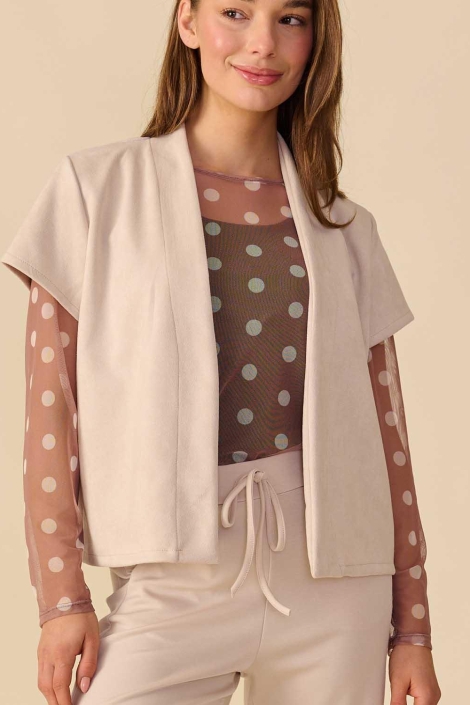 FOS Amsterdam beige dames vest | Model vooraanzicht