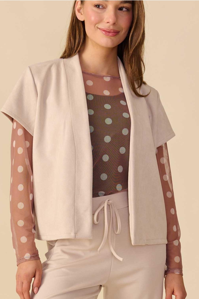 FOS Amsterdam beige dames vest | Model vooraanzicht