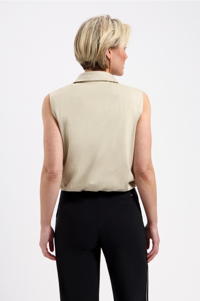 Lady Day beige dames gilet | Model achteraanzicht