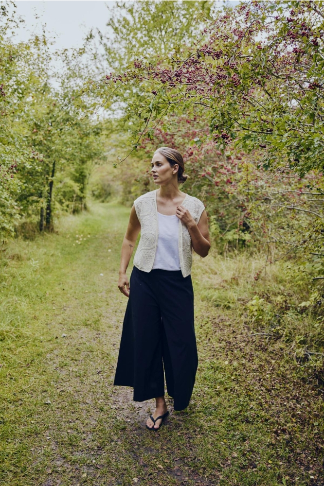 Freequent ecru dames gilet | Model