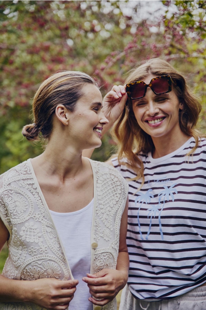 Freequent ecru dames gilet | Sfeerbeeld, In situatie