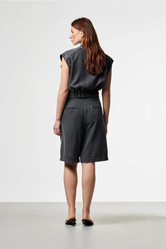 Aaiko grijze dames gilet | Model achteraanzicht