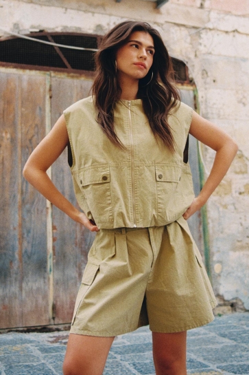 Refined Department Vest WOVEN SLEEVELESS CARGO GILET R2606641205 NOA 603 SAND