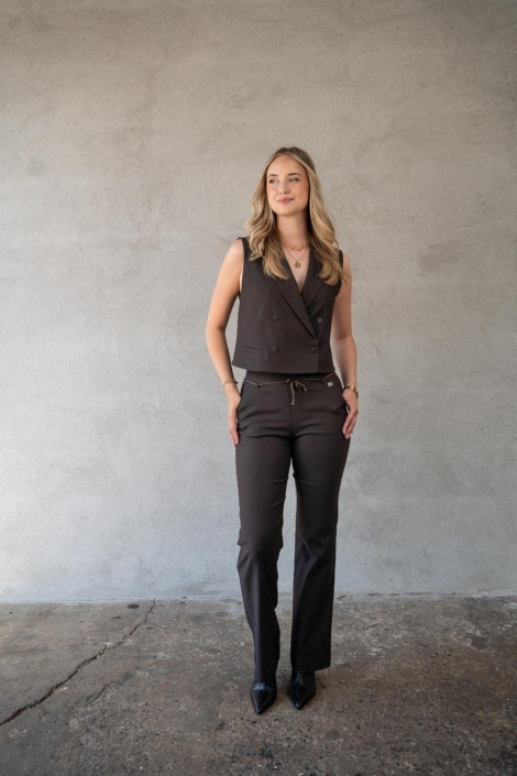 TQ Amsterdam bruine dames gilet | Model