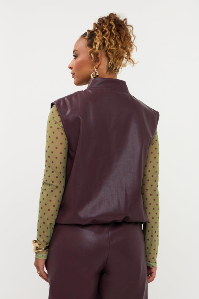 Ydence bordeaux dames gilet | Model achteraanzicht