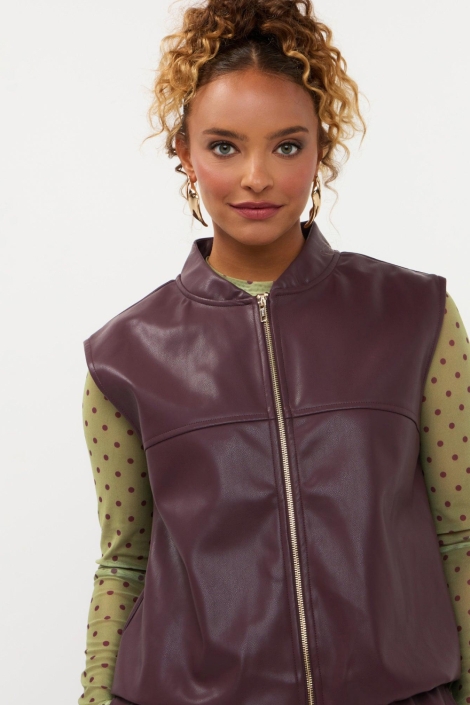 Ydence bordeaux dames gilet | Model vooraanzicht