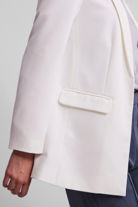 Pieces witte dames blazer | Close up