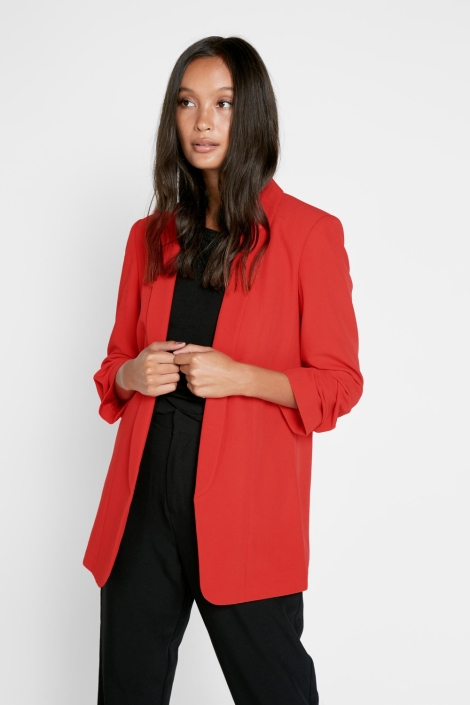Pieces rode dames blazer | Model vooraanzicht