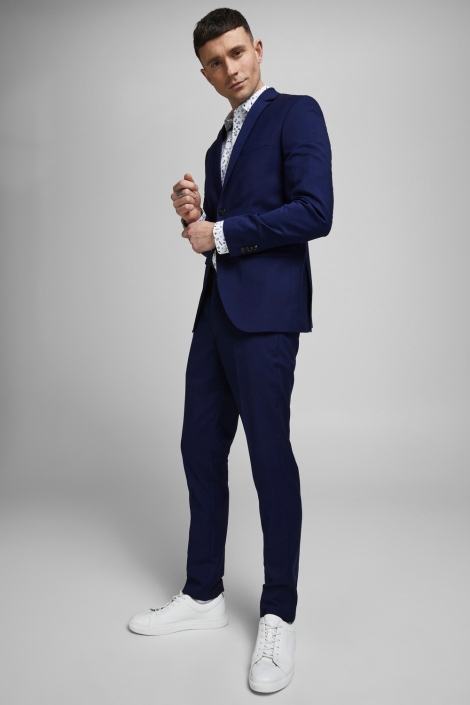 Jack & Jones blauwe heren colbert | Model vooraanzicht