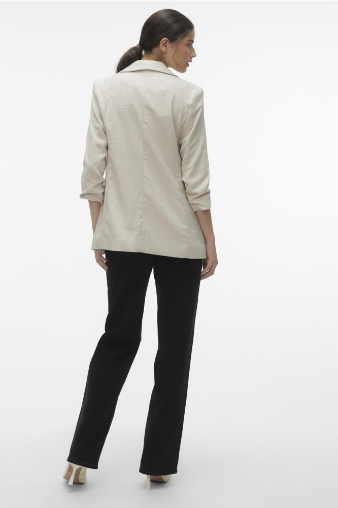 Vero Moda beige dames blazer | Model achteraanzicht