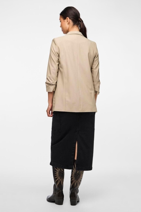 Pieces beige dames blazer | Model vooraanzicht