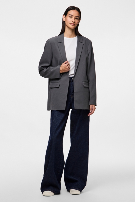 Pieces grijze dames blazer | Model vooraanzicht