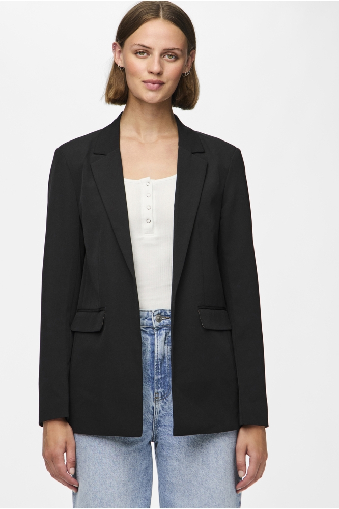 Pieces zwarte dames blazer | Model vooraanzicht