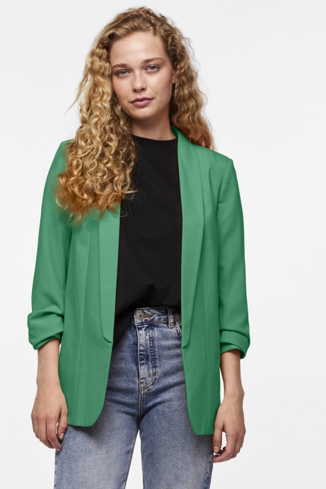 Pieces groene dames blazer | Model vooraanzicht